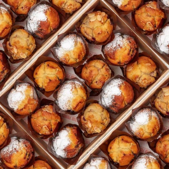 Large Muffin Variety Collection Box (15 Pieces)