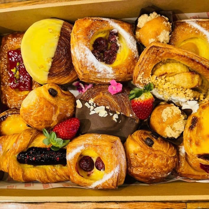 Paris Pastry Pack (15 Pieces)