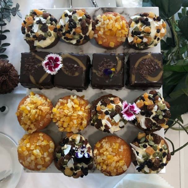 Individual Sweet Cake Box (12 Pieces)