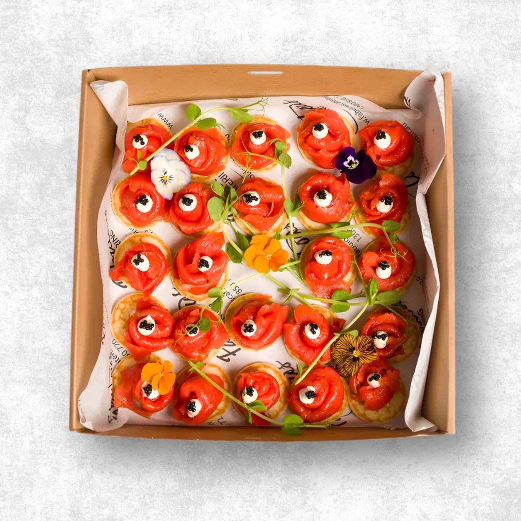 Cured Salmon Blini Box (24pcs)