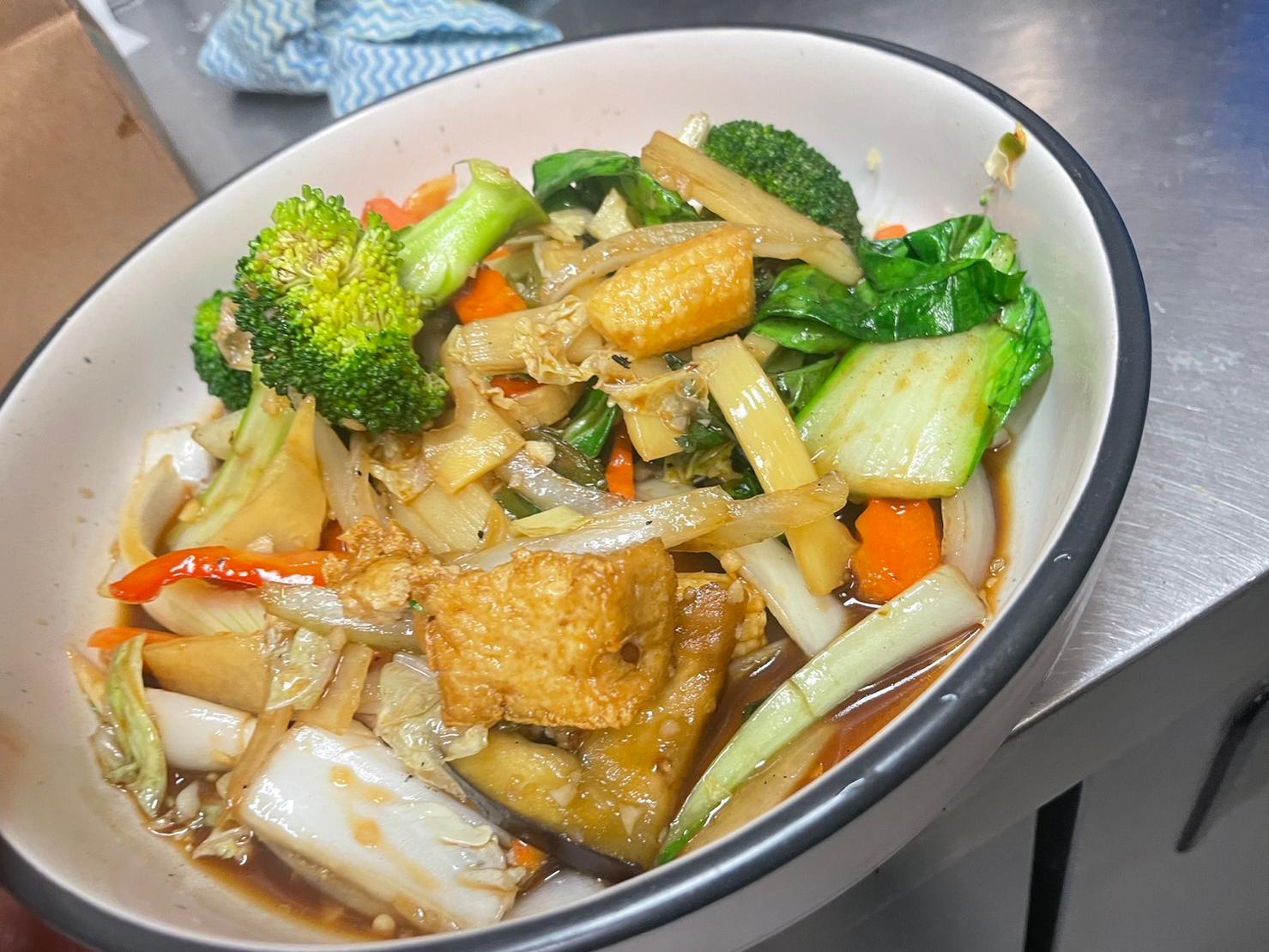 Stir Fried with Oyster Sauce (650ML Container)