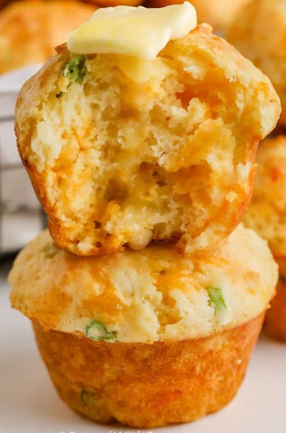 Breakfast Muffin with Tomato and Egg