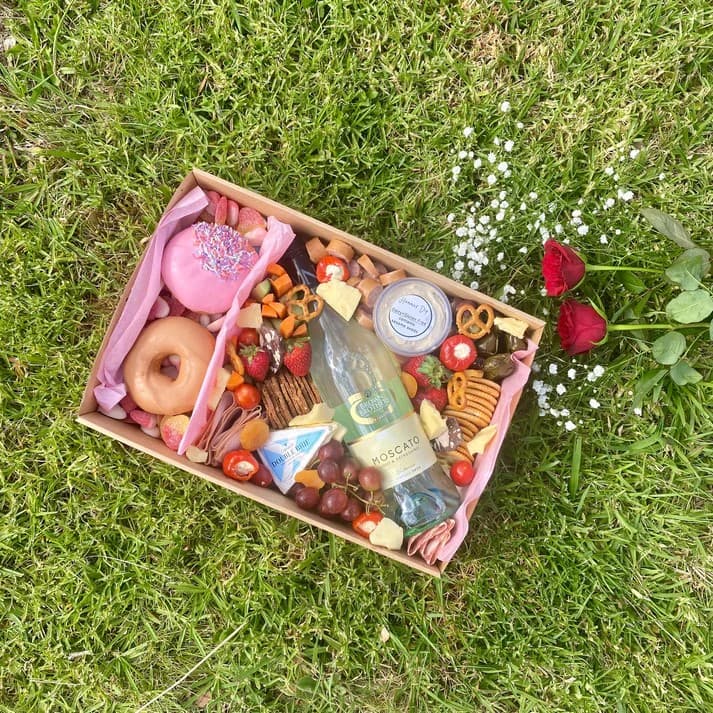 Sip, Graze & Indulge (Small Platter)