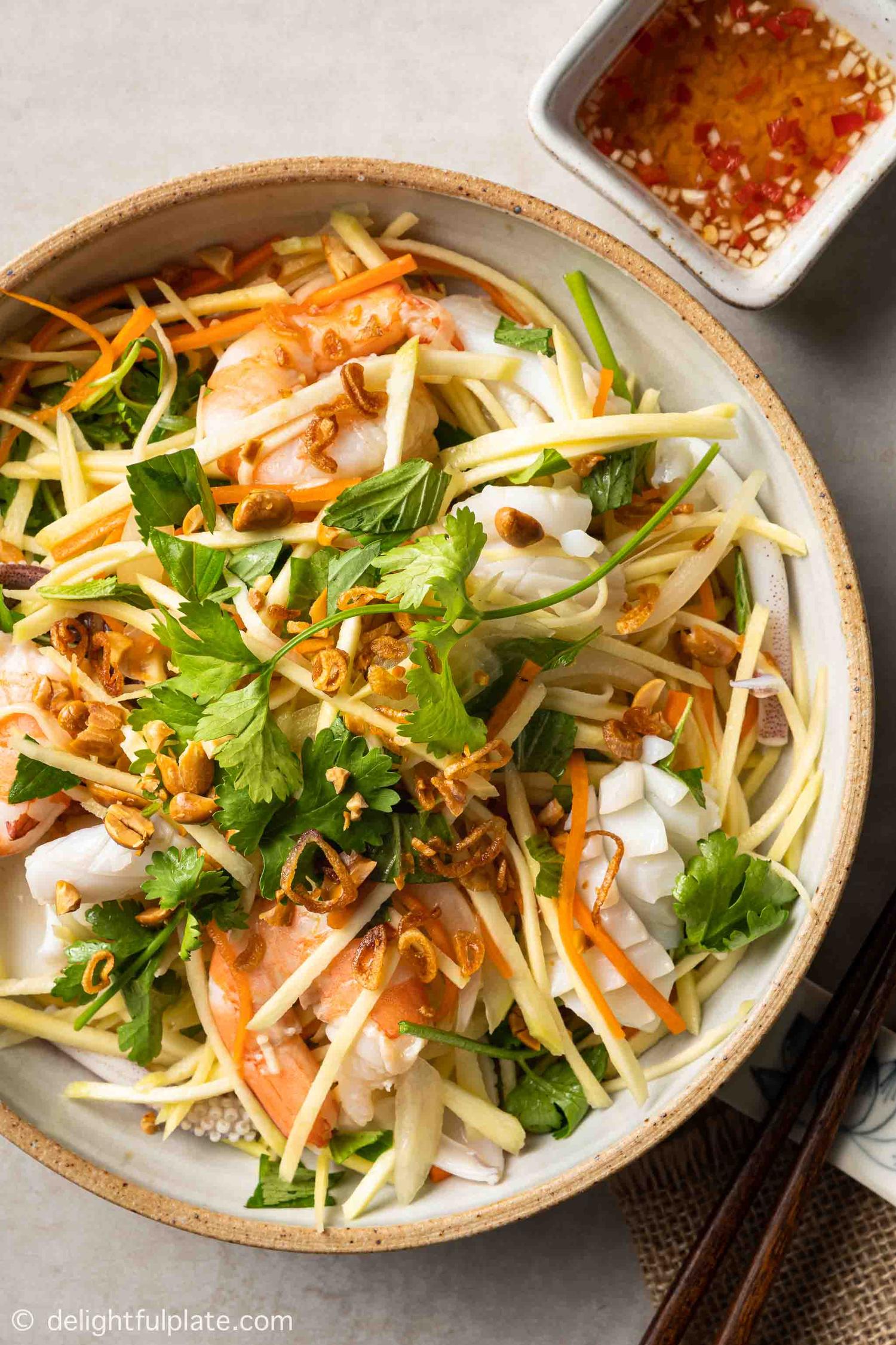 Green Papaya Salad with Prawns Platter 