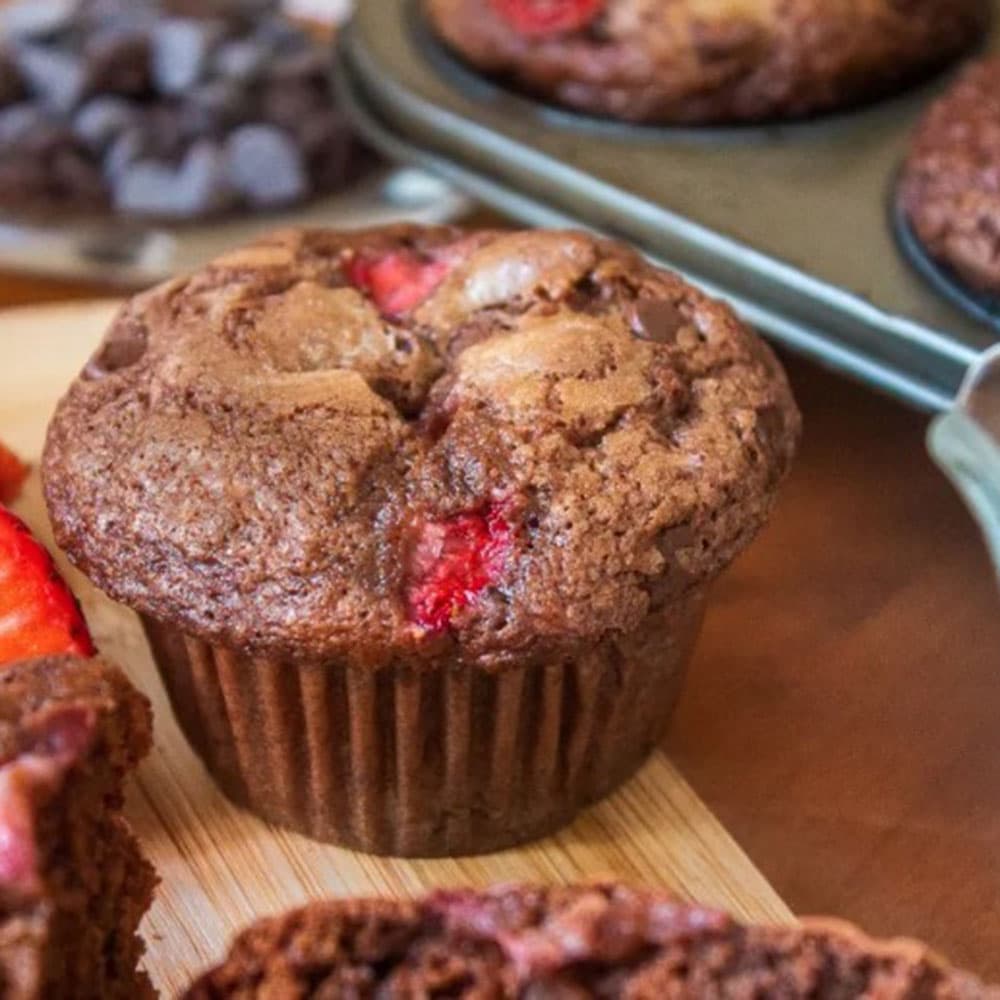 Gourmet Mini Muffin Filled Chocolate Strawberry