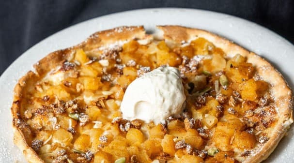 Apple Pie Pizza