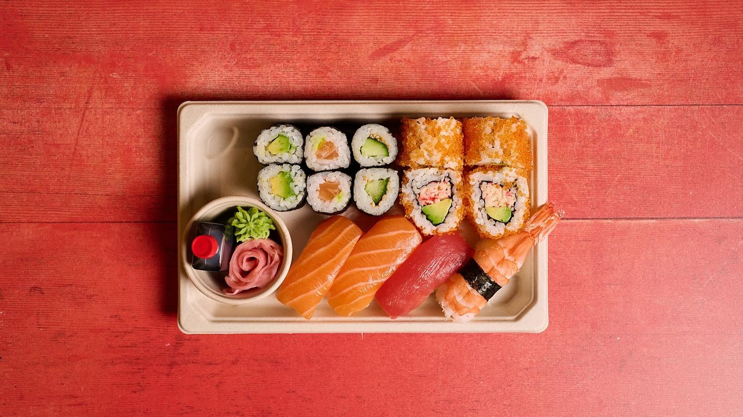 Medium Assorted Sushi Set