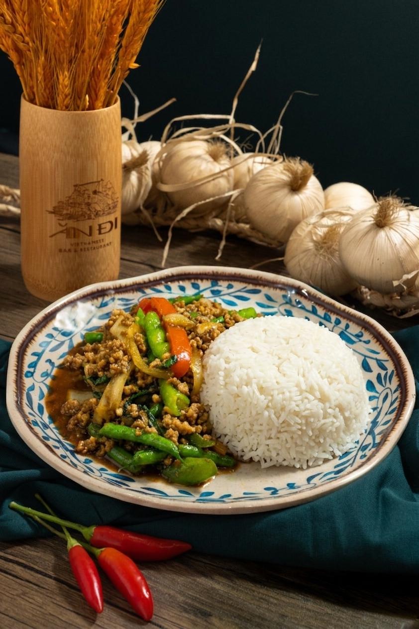 Stir Fried Chicken Mince with Thai Basil on Rice