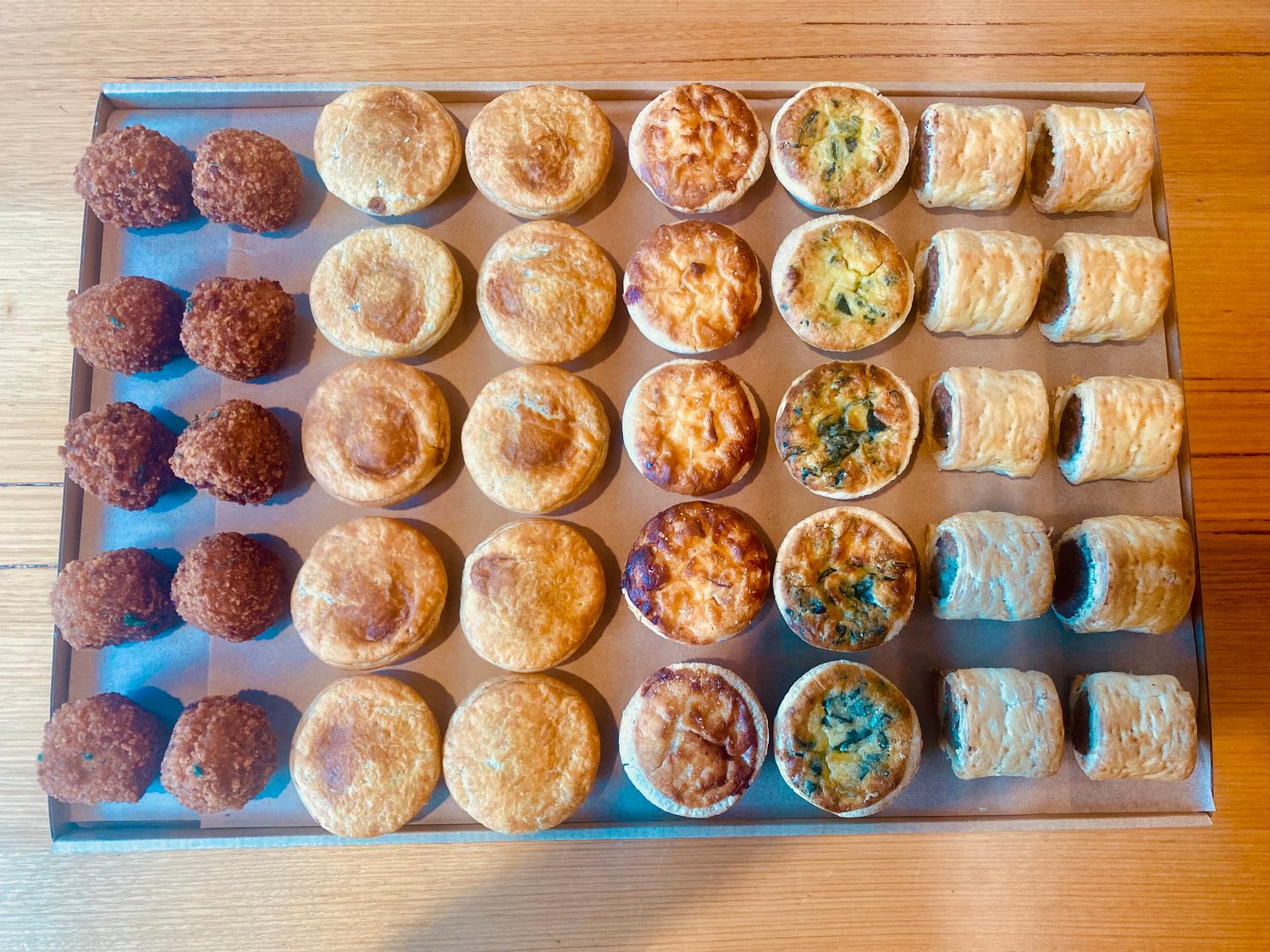 Melbourne Cup Variety Box (40pcs)