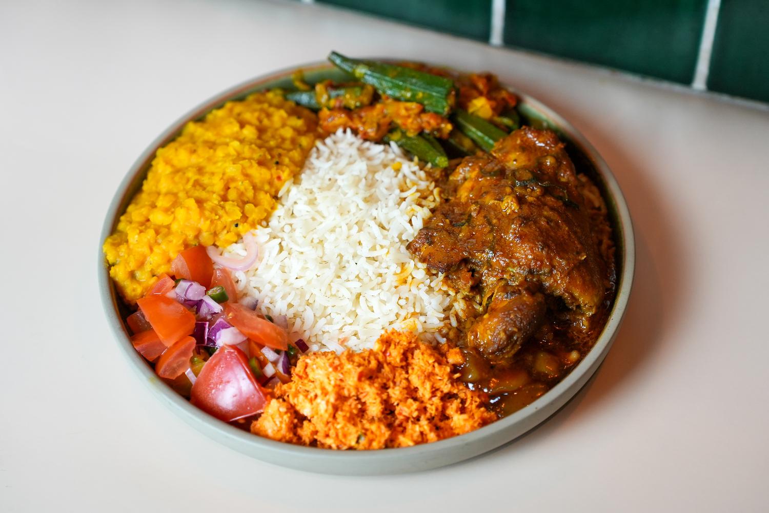 Ceylon Chicken Curry & Rice Bowl