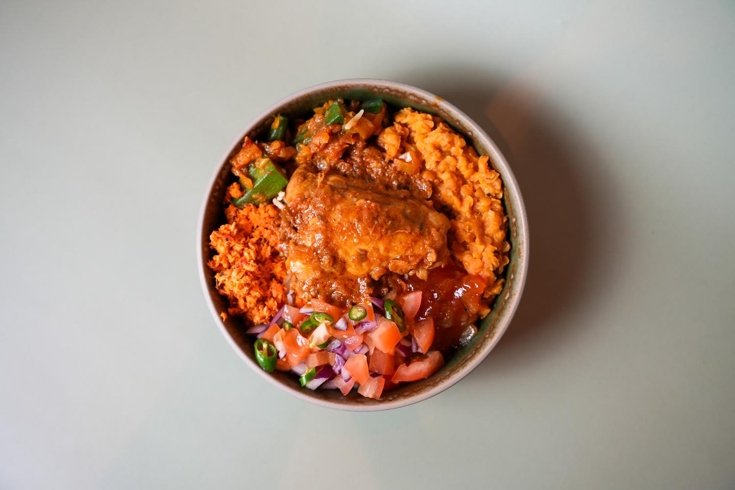 Ceylon Chicken Curry & Rice Bowl