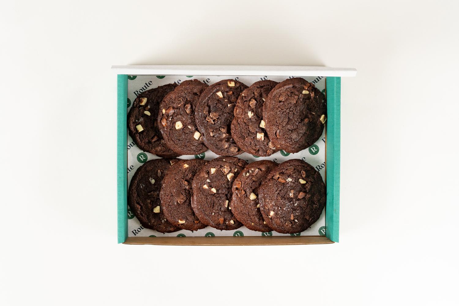 Triple Chocolate Cookie (Serves 10)
