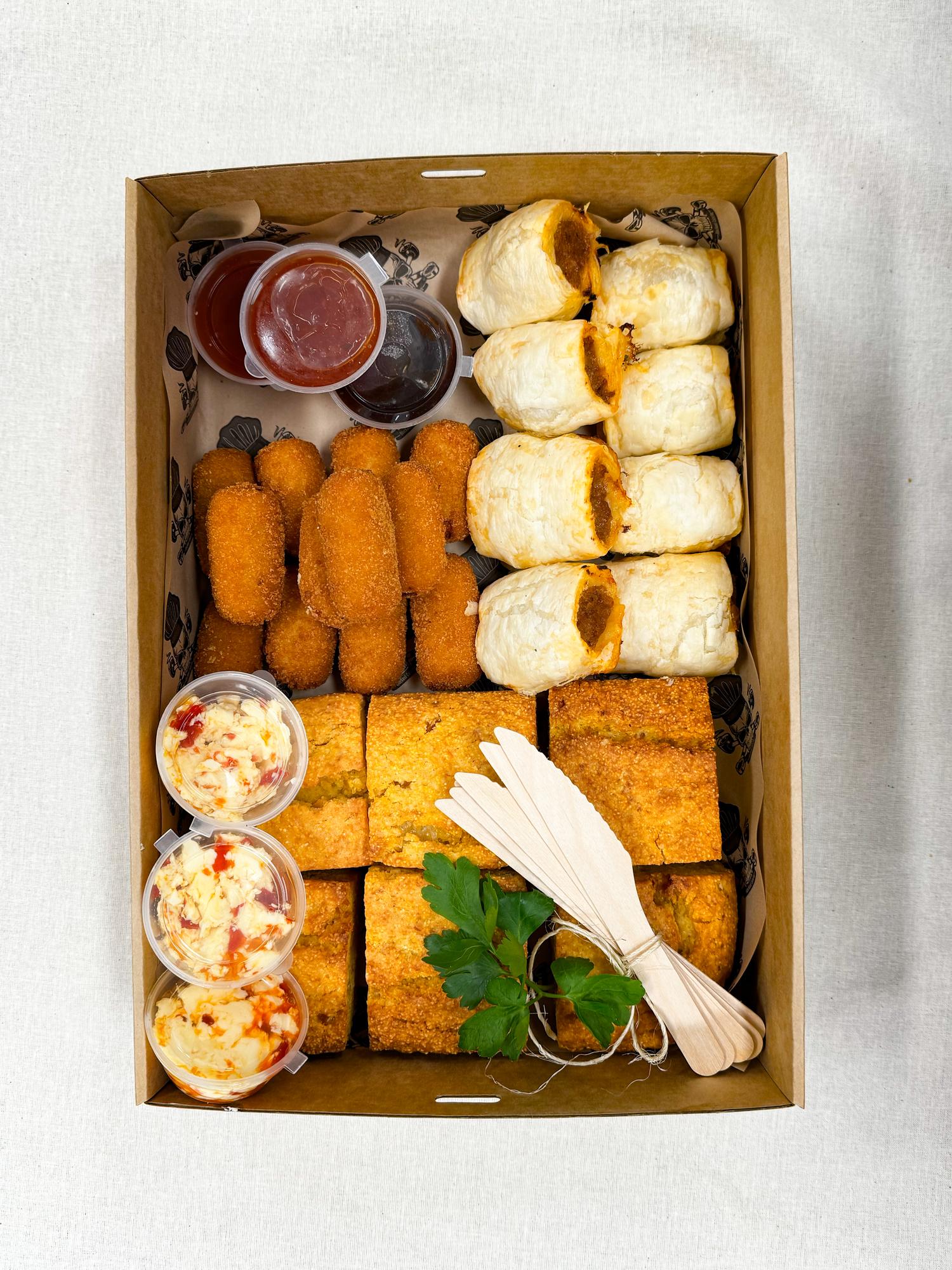 Savoury Hot Medium Box (18pcs)