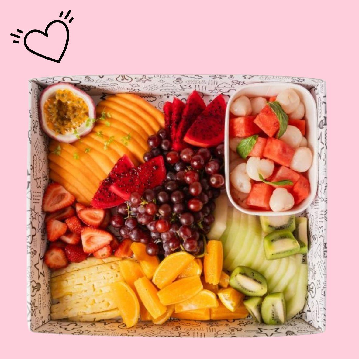Fresh Locally Sourced Seasonal Fruit Platter (Lrg)