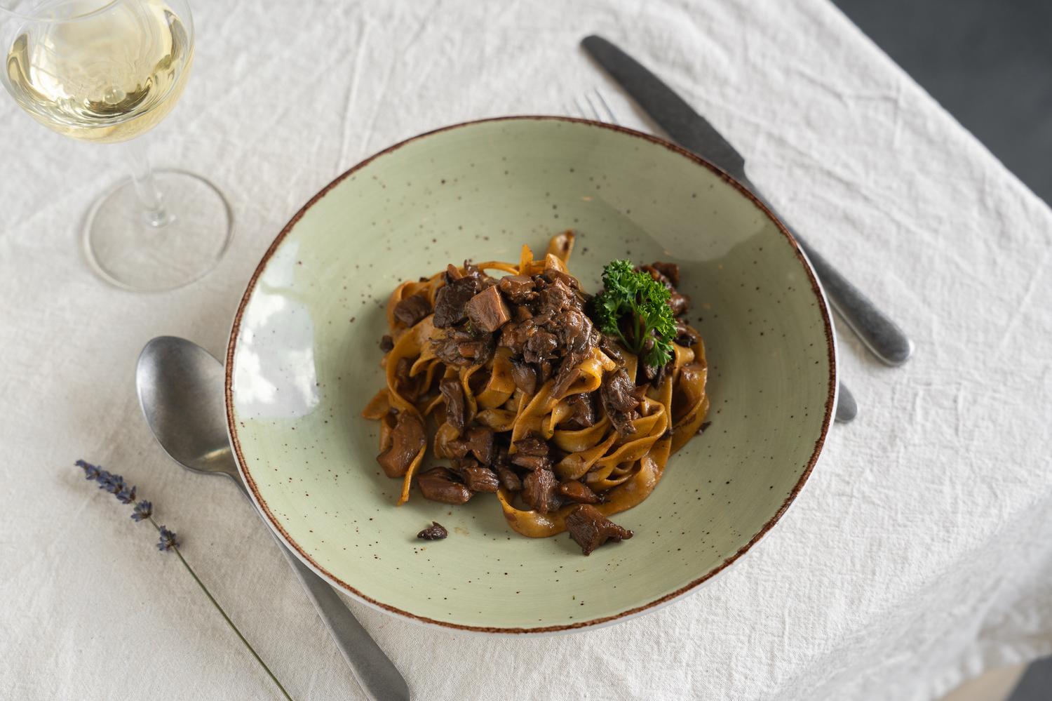 Tagliatelle with oyster mushroom & miso - VEGET.