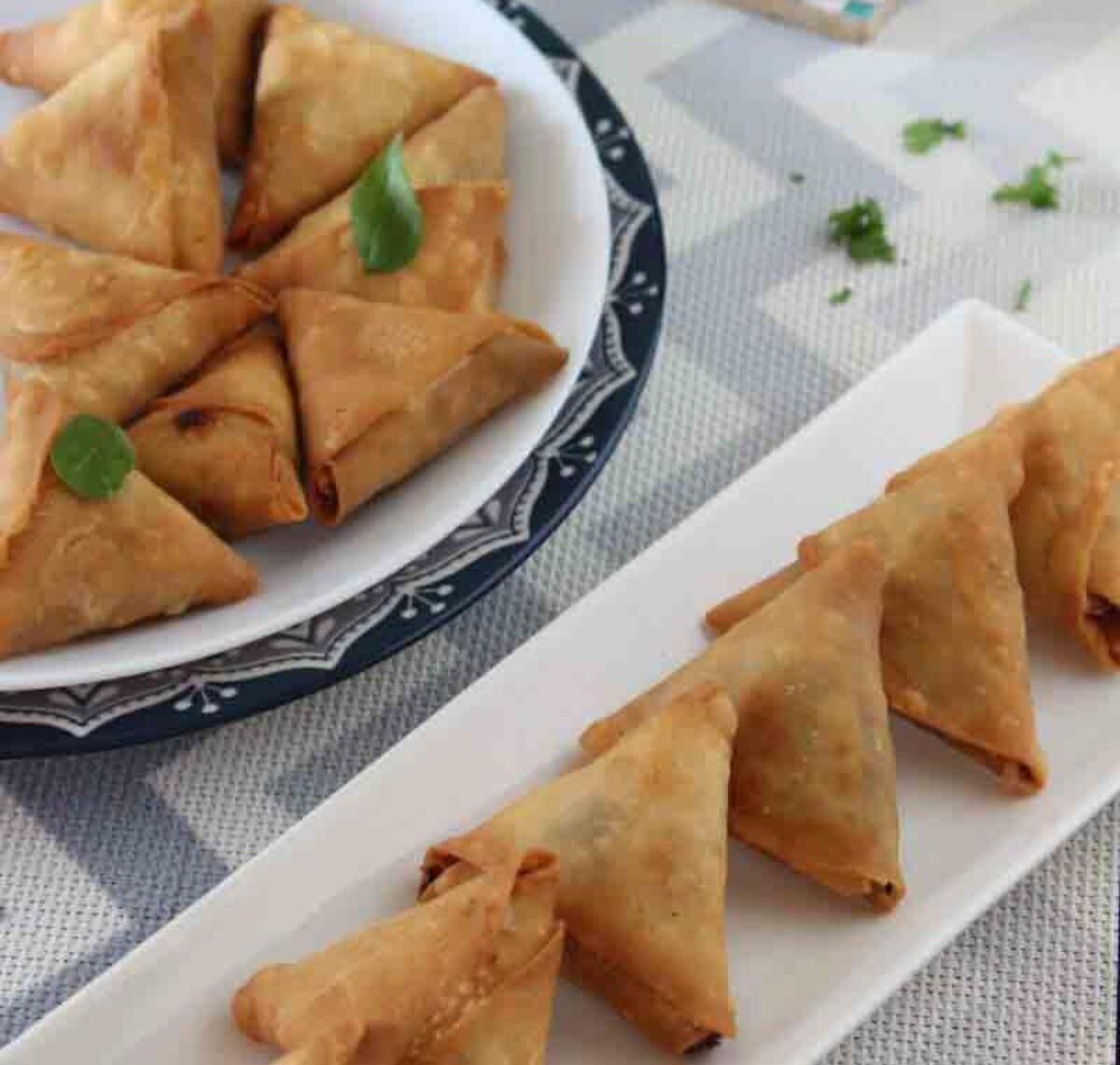 2x Chicken Samosa