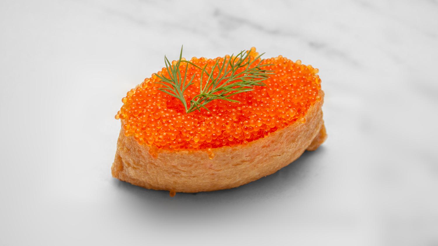 Tobiko Inari Sushi (2 pcs)