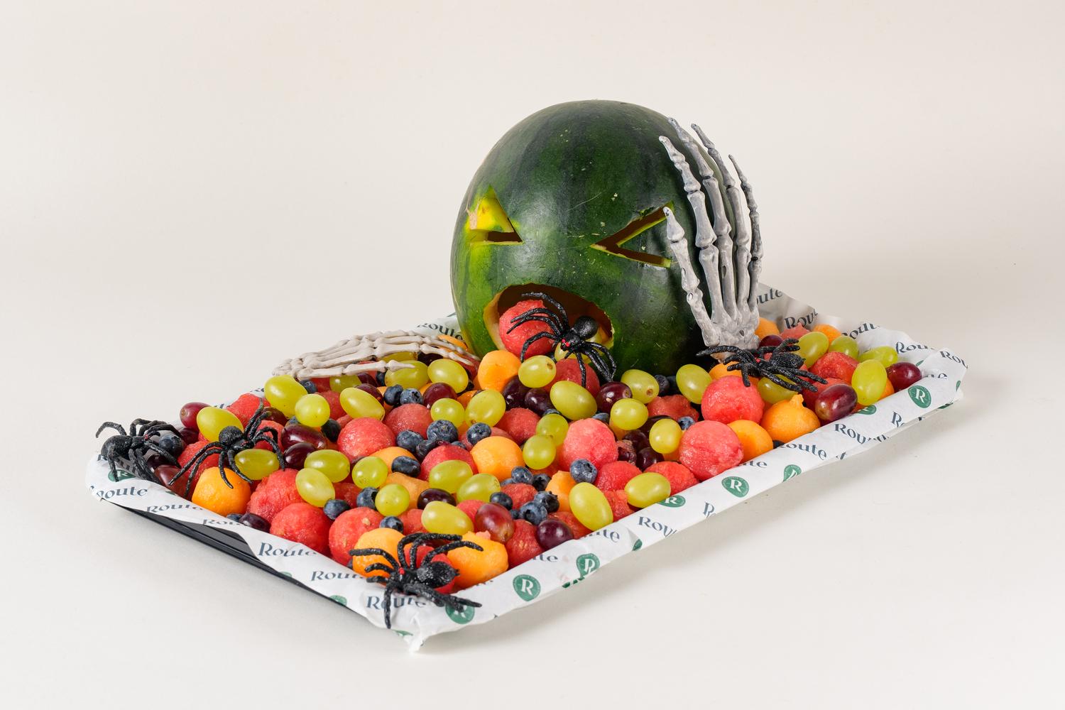 Puking Watermelon (Mixed Fruit) (Serves 10)