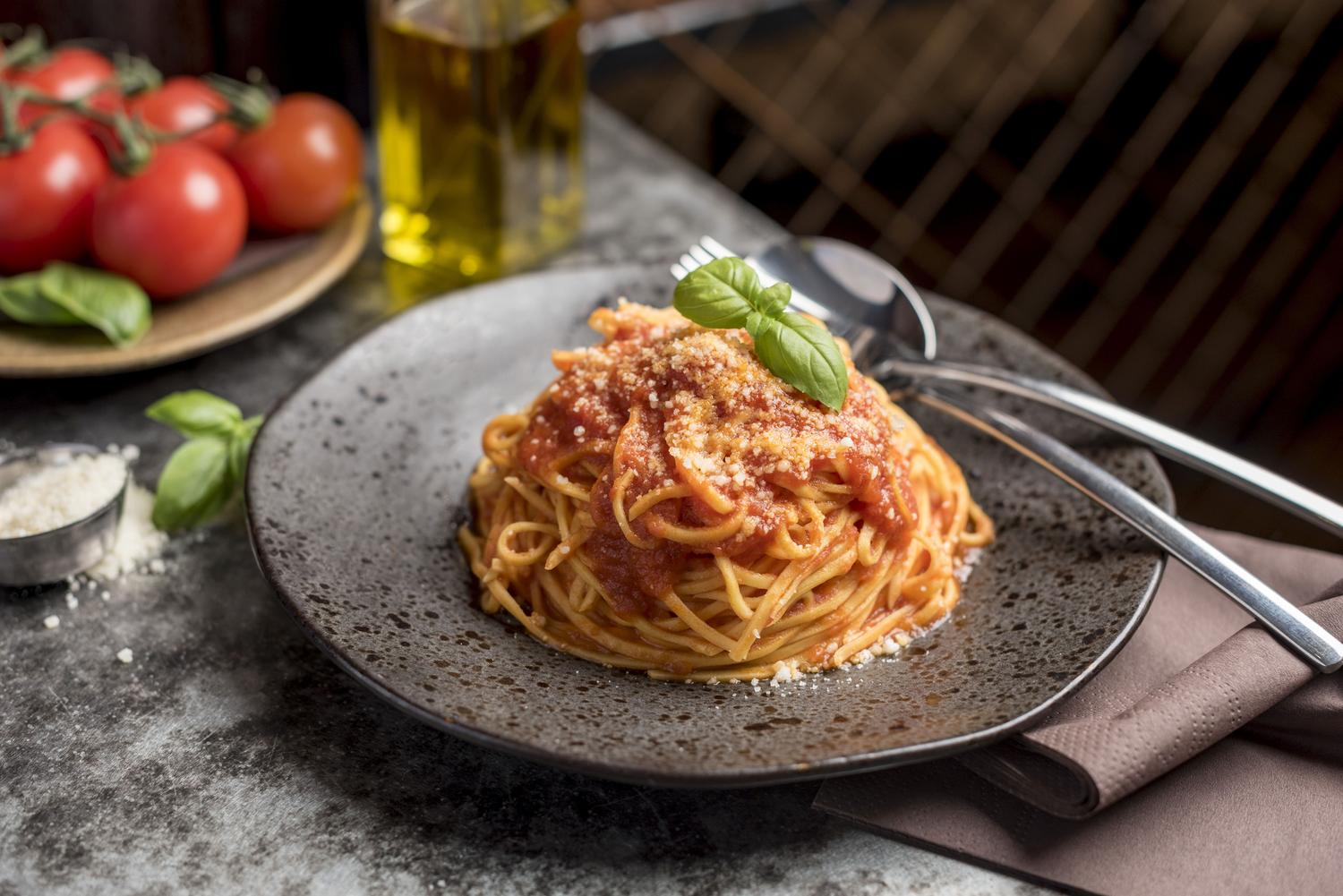 Slow Cooked Tomatoes Spaghetti